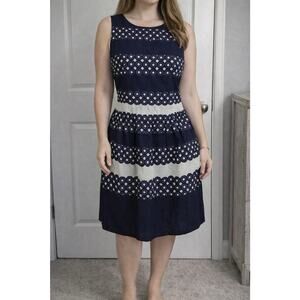 IZOD Women's Size 8 Navy Blue Sleeveless EyeletFit Flare Dress